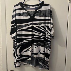 Chicos geometric, print oversized top with short sleeves